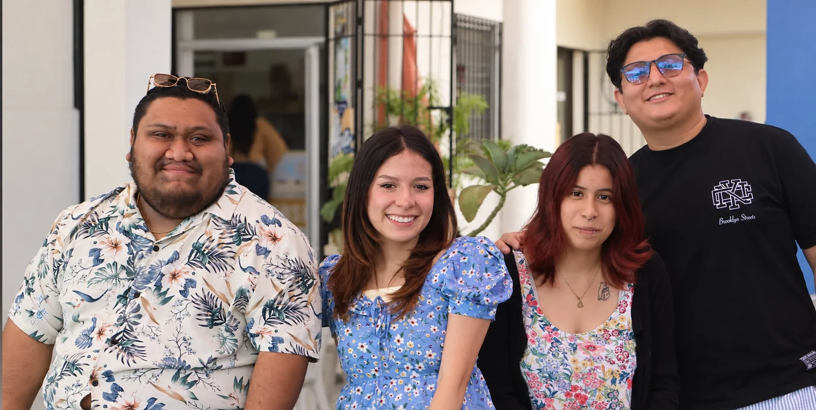 Estudiantes durante un evento en el campus.